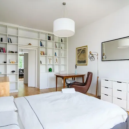 Modern And Spacious *