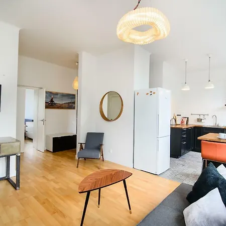 Modern And Spacious