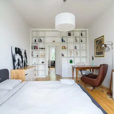 Modern And Spacious