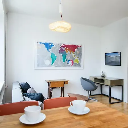 Modern And Spacious